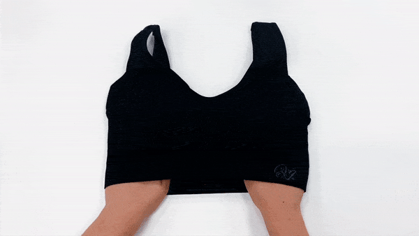 タグも刺繍になってるから、ちくちく・ごわごわの心配なし◎